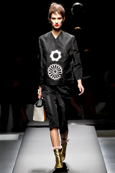 Look 9